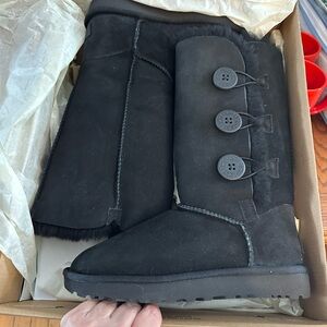 Ugg Bailey Button tall boots size 5 new in box